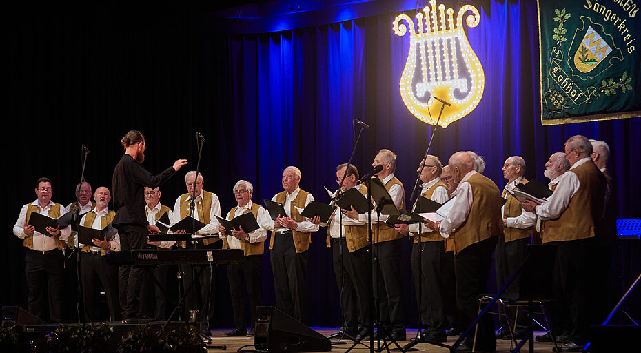 Männerchor beim Jubiläumskonzert 2025
